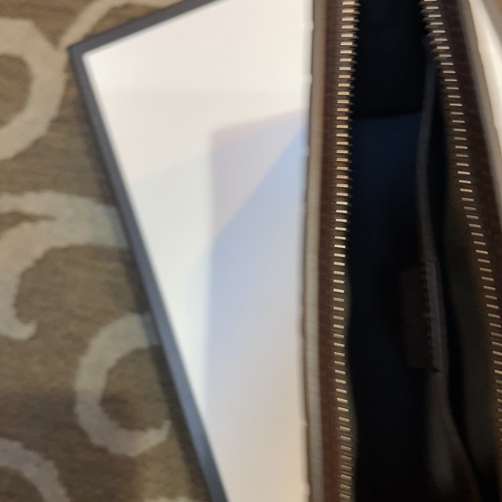 Gucci Toiletry Case Large New In Box - image 8